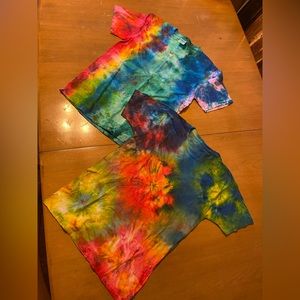 Tie dye T-shirt Youth Large 4 for $40